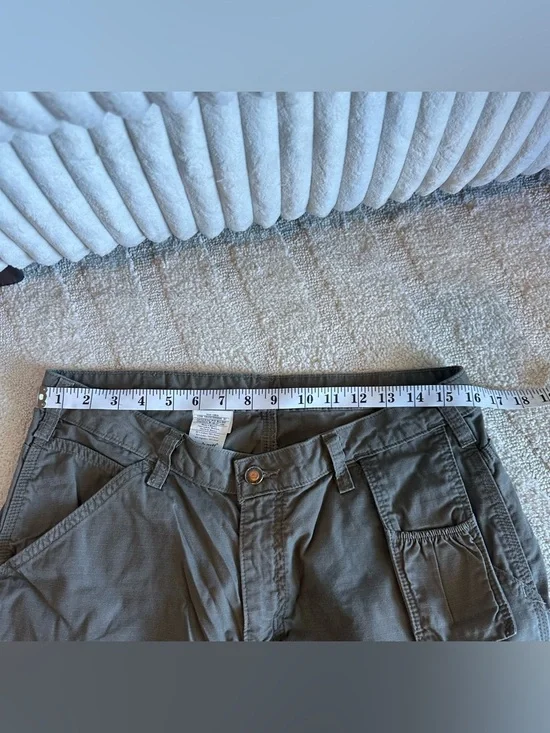 Carhartt Women’s Cropped Cargo Pants - Picture 4 of 6